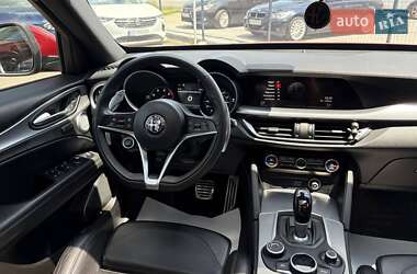 Внедорожник / Кроссовер Alfa Romeo Stelvio 2017 в 