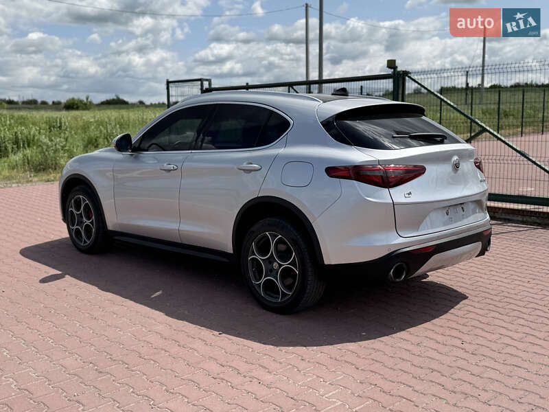 Внедорожник / Кроссовер Alfa Romeo Stelvio 2018 в Ровно фото 5 Внедорожник / Кроссовер Alfa Romeo Stelvio 2018 в Ровно