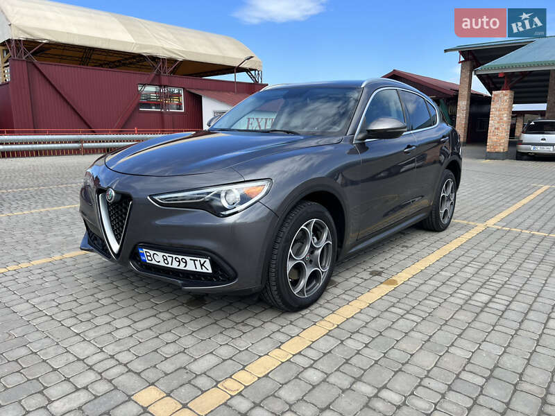 Alfa Romeo Stelvio 2017