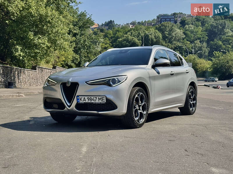Alfa Romeo Stelvio 2021