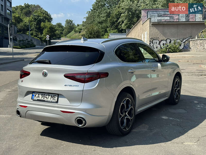 Внедорожник / Кроссовер Alfa Romeo Stelvio 2021 в Киеве