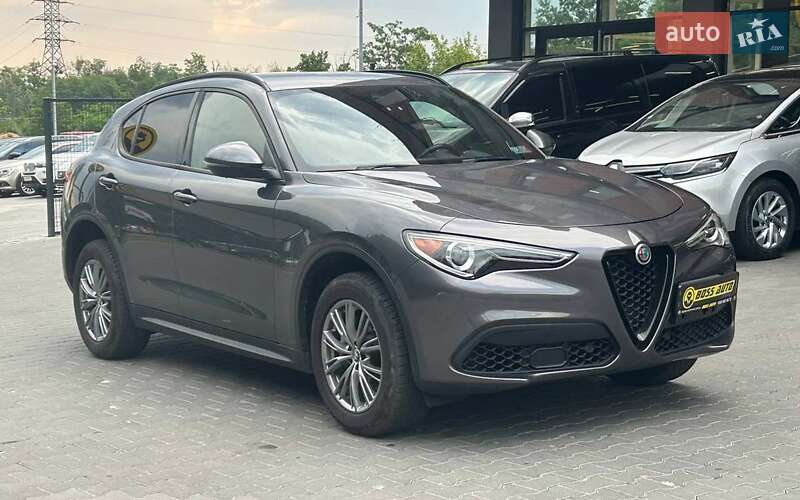 Alfa Romeo Stelvio 2021