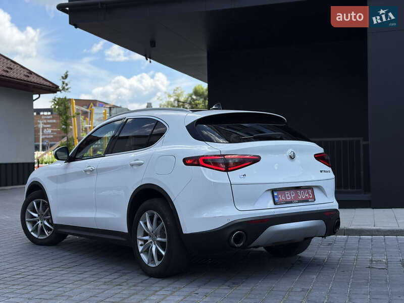 Внедорожник / Кроссовер Alfa Romeo Stelvio 2017 в Львове