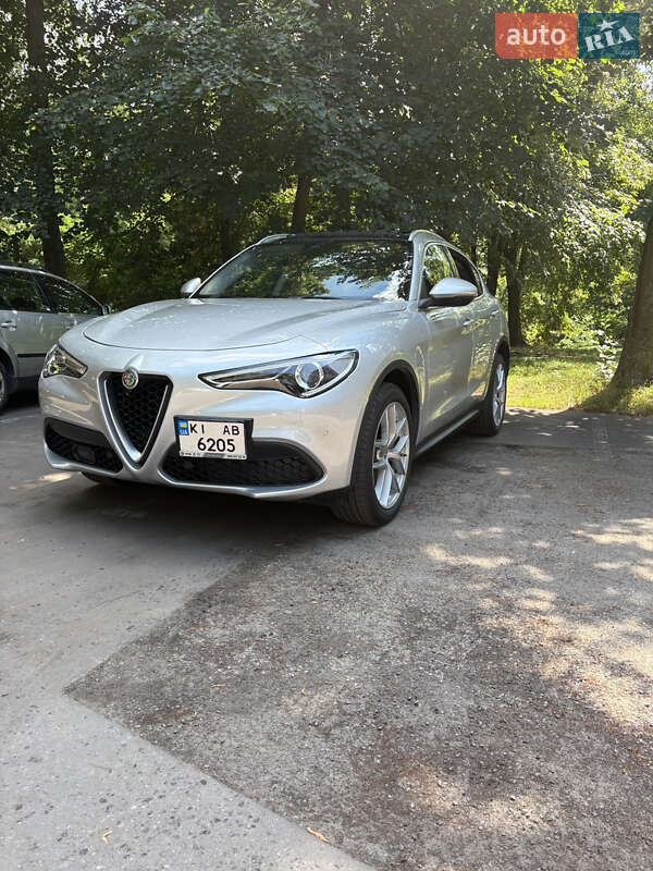 Позашляховик / Кросовер Alfa Romeo Stelvio 2017 в Львові