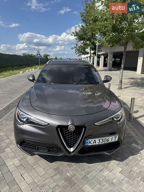 Внедорожник / Кроссовер Alfa Romeo Stelvio 2017 в Киеве
