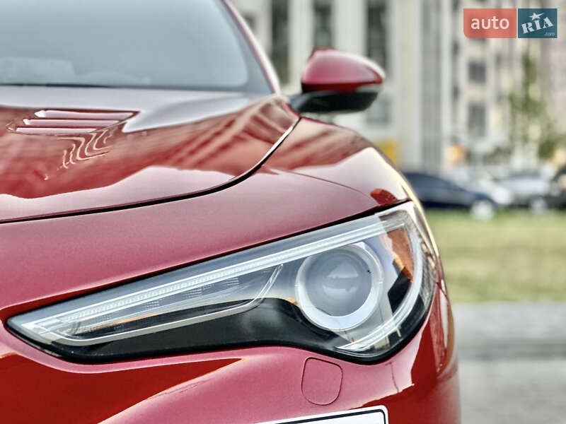 Позашляховик / Кросовер Alfa Romeo Stelvio 2018 в Києві