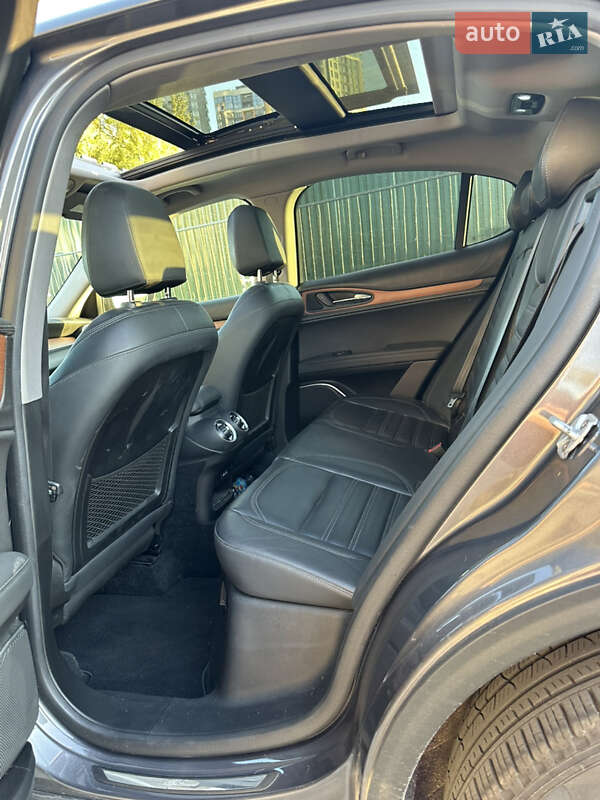 Внедорожник / Кроссовер Alfa Romeo Stelvio 2018 в Киеве фото 5 Внедорожник / Кроссовер Alfa Romeo Stelvio 2018 в Киеве