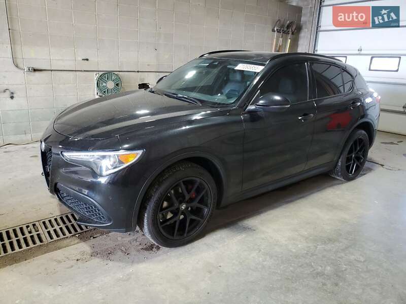 Alfa Romeo Stelvio 2017