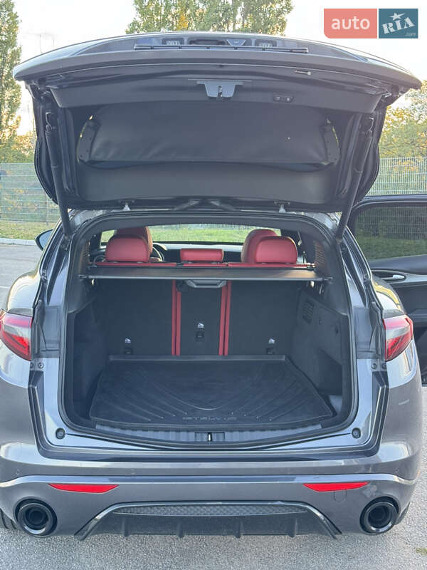 Позашляховик / Кросовер Alfa Romeo Stelvio 2021 в Харкові