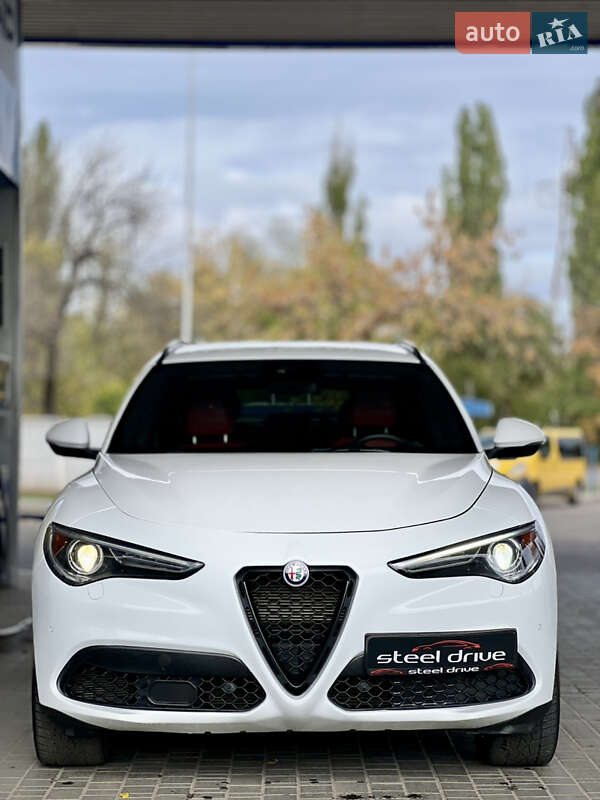 Позашляховик / Кросовер Alfa Romeo Stelvio 2018 в Миколаєві