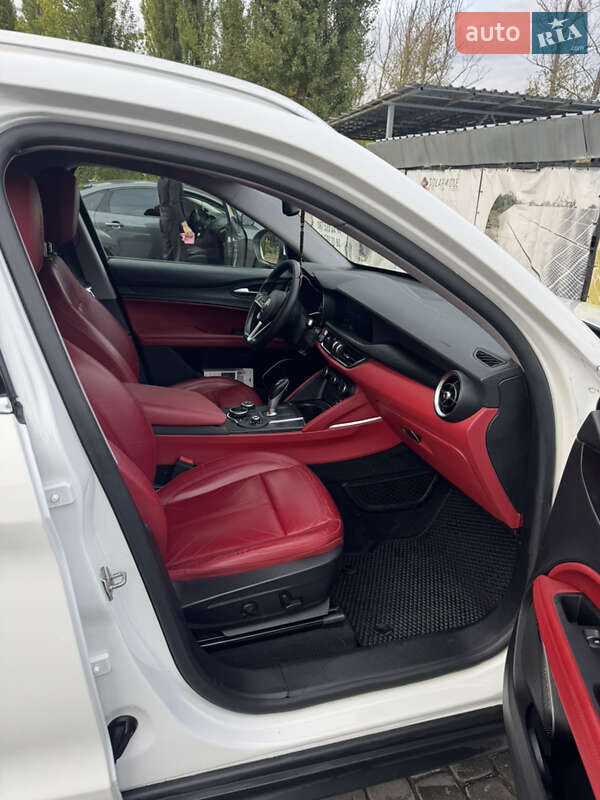 Внедорожник / Кроссовер Alfa Romeo Stelvio 2017 в Кременчуге