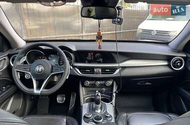 Внедорожник / Кроссовер Alfa Romeo Stelvio 2019 в 