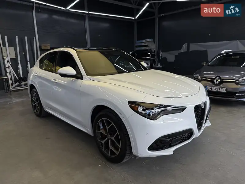 Alfa Romeo Stelvio 2021