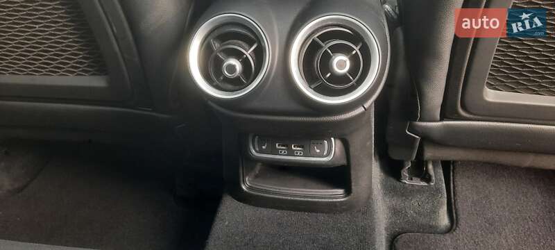 Внедорожник / Кроссовер Alfa Romeo Stelvio 2019 в Ровно фото 33 Внедорожник / Кроссовер Alfa Romeo Stelvio 2019 в Ровно