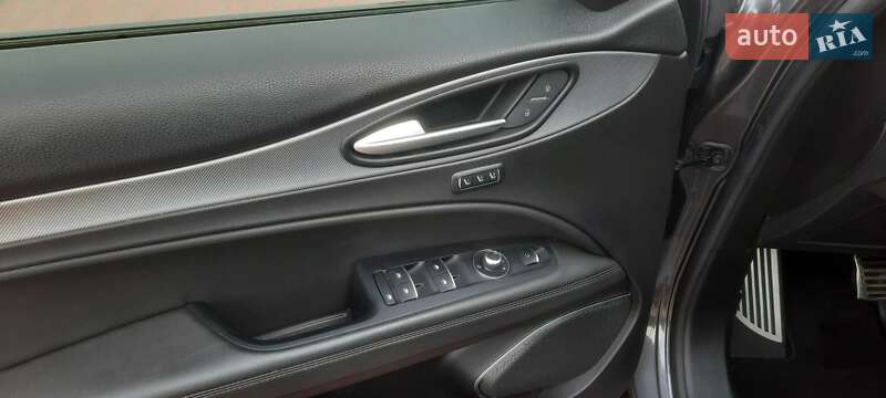 Внедорожник / Кроссовер Alfa Romeo Stelvio 2019 в Ровно фото 20 Внедорожник / Кроссовер Alfa Romeo Stelvio 2019 в Ровно
