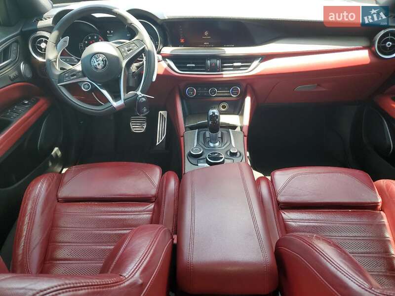 Внедорожник / Кроссовер Alfa Romeo Stelvio 2017 в Дрогобыче фото 13 Внедорожник / Кроссовер Alfa Romeo Stelvio 2017 в Дрогобыче