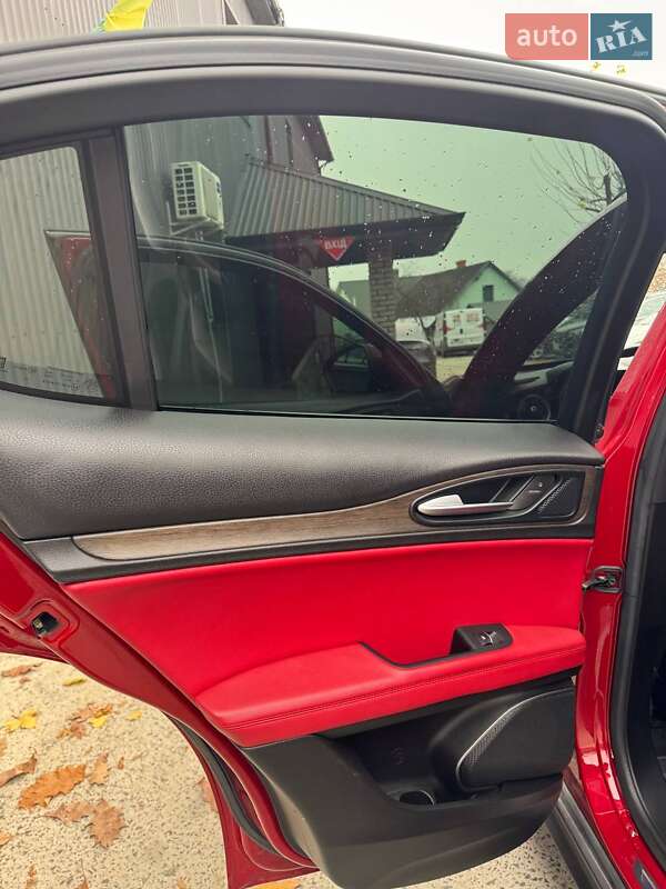 Внедорожник / Кроссовер Alfa Romeo Stelvio 2017 в Дрогобыче фото 16 Внедорожник / Кроссовер Alfa Romeo Stelvio 2017 в Дрогобыче