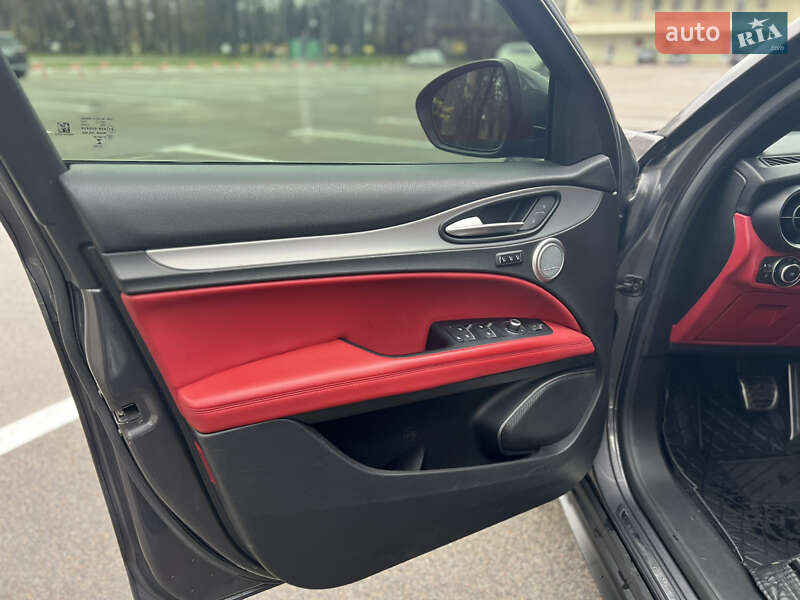 Позашляховик / Кросовер Alfa Romeo Stelvio 2018 в Харкові фото 12 Позашляховик / Кросовер Alfa Romeo Stelvio 2018 в Харкові
