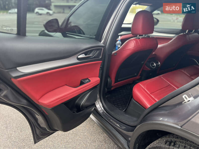 Позашляховик / Кросовер Alfa Romeo Stelvio 2018 в Харкові фото 15 Позашляховик / Кросовер Alfa Romeo Stelvio 2018 в Харкові