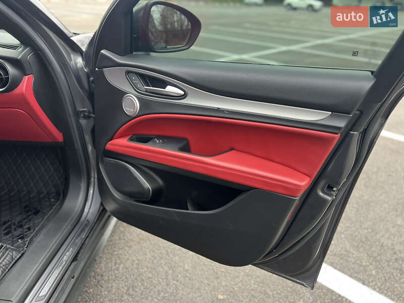 Позашляховик / Кросовер Alfa Romeo Stelvio 2018 в Харкові фото 20 Позашляховик / Кросовер Alfa Romeo Stelvio 2018 в Харкові