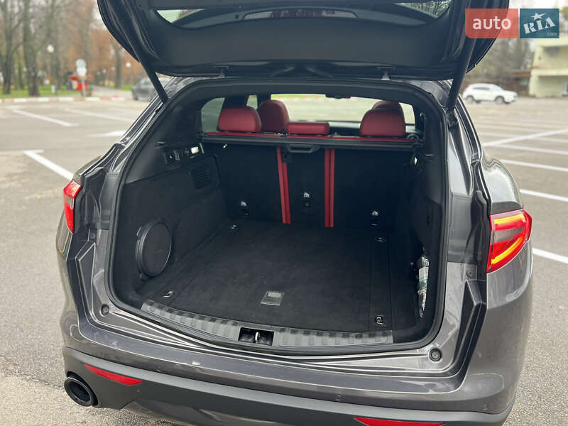 Позашляховик / Кросовер Alfa Romeo Stelvio 2018 в Харкові фото 28 Позашляховик / Кросовер Alfa Romeo Stelvio 2018 в Харкові