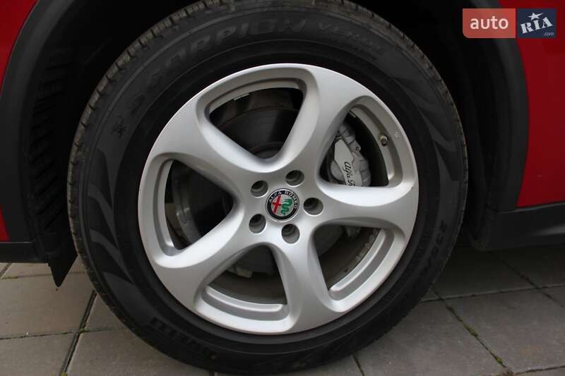 Позашляховик / Кросовер Alfa Romeo Stelvio 2018 в Світловодську