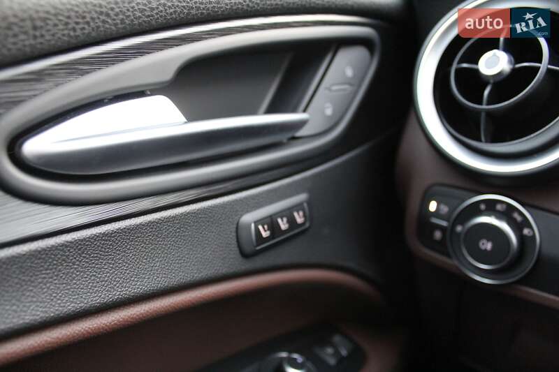 Позашляховик / Кросовер Alfa Romeo Stelvio 2018 в Світловодську