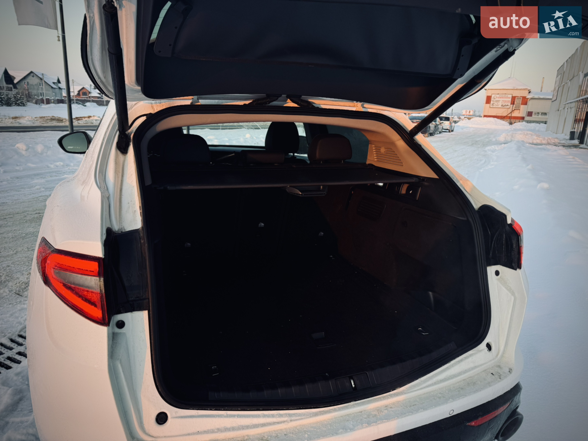2019 Alfa Romeo Stelvio - мініатюра 13