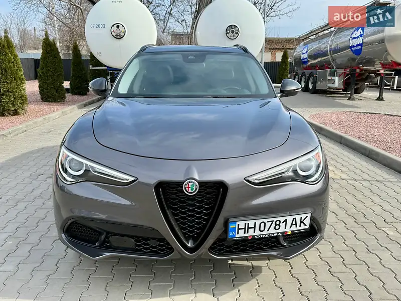 Alfa Romeo Stelvio 2021