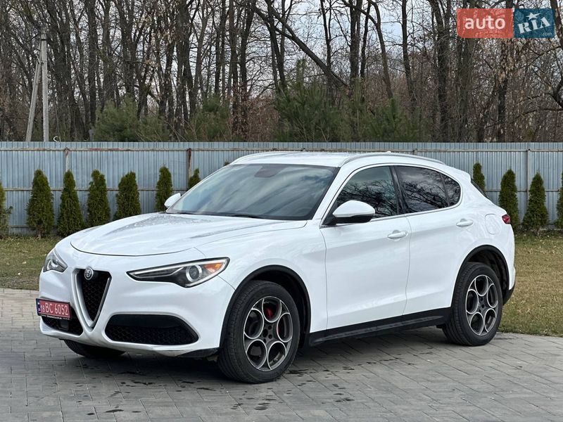 Alfa Romeo Stelvio 2017