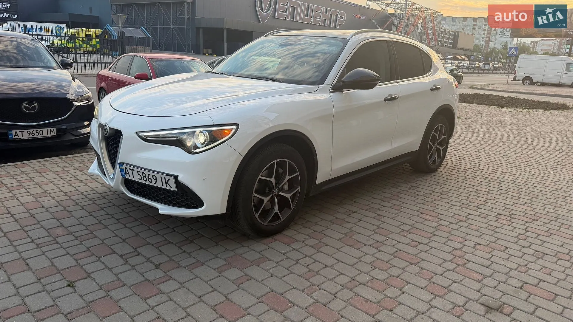 2019 Alfa Romeo Stelvio - мініатюра 2