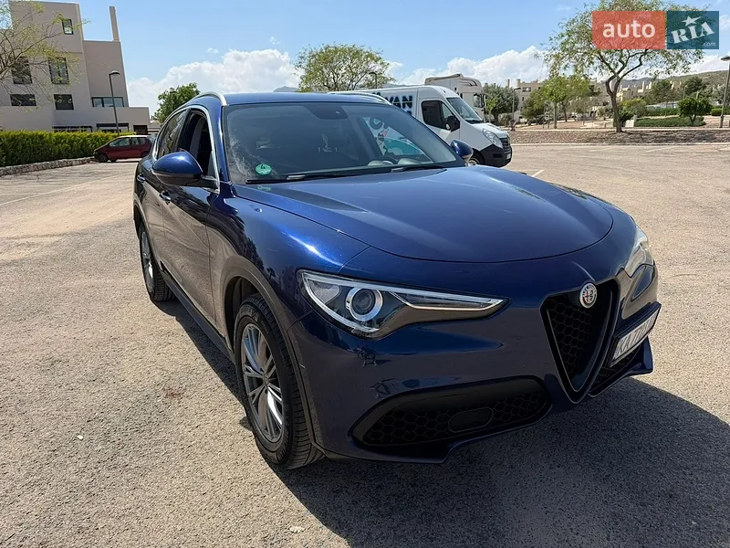 Alfa Romeo Stelvio 2017