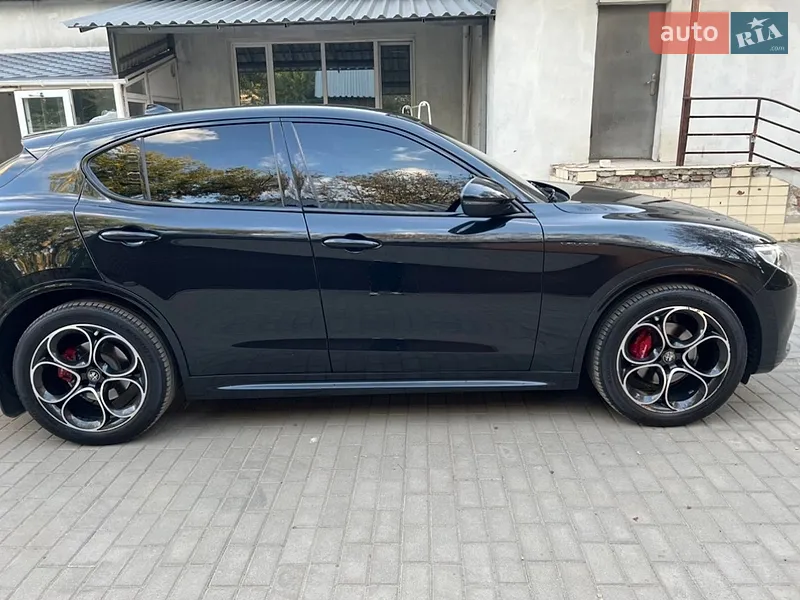 Alfa Romeo Stelvio 2021
