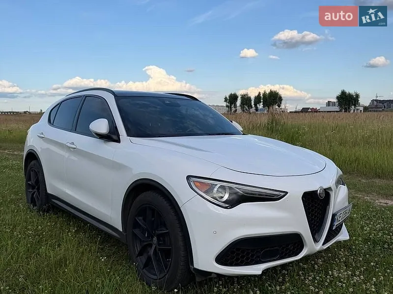 Alfa Romeo Stelvio 2017