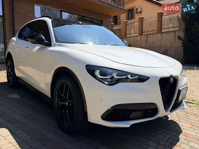 Alfa Romeo Stelvio 2021