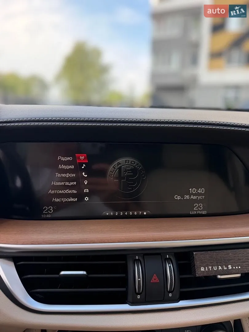 2019 Alfa Romeo Stelvio - мініатюра 28