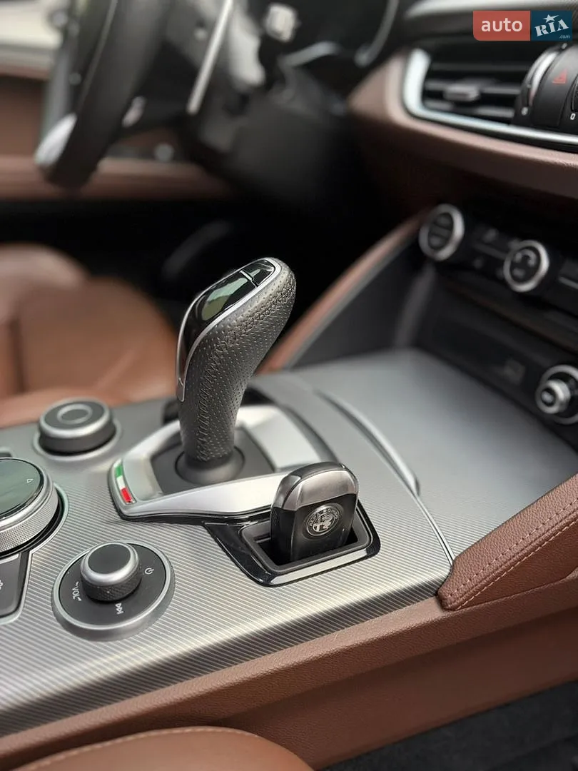 2021 Alfa Romeo Stelvio - мініатюра 37