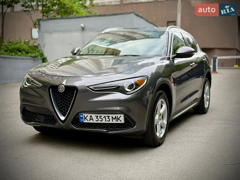 Alfa Romeo Stelvio 2017