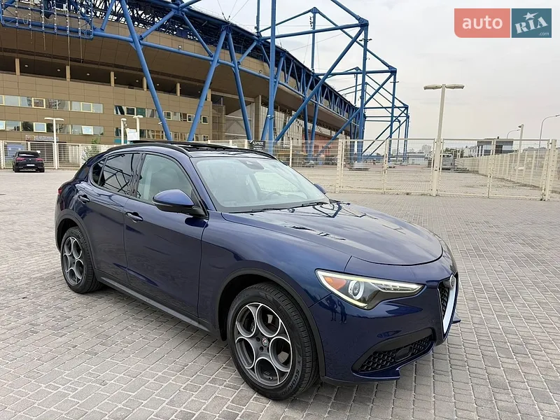 Alfa Romeo Stelvio 2017