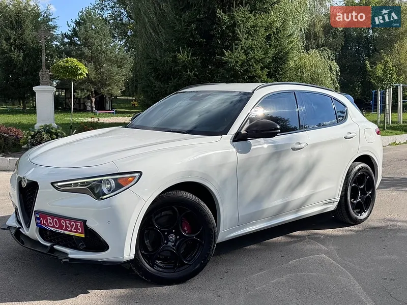 Alfa Romeo Stelvio 2017