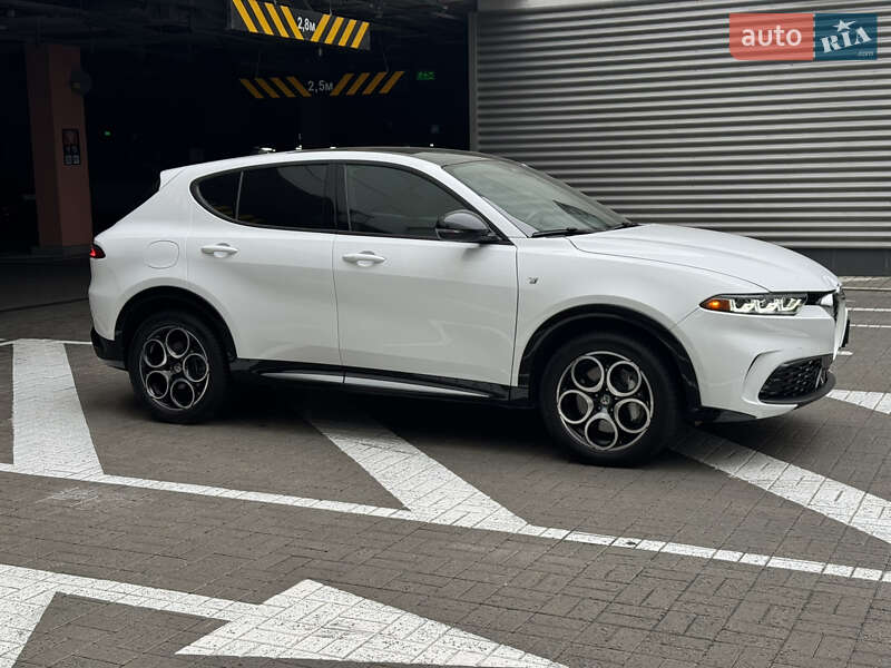Внедорожник / Кроссовер Alfa Romeo Tonale 2023 в Киеве фото 7 Внедорожник / Кроссовер Alfa Romeo Tonale 2023 в Киеве
