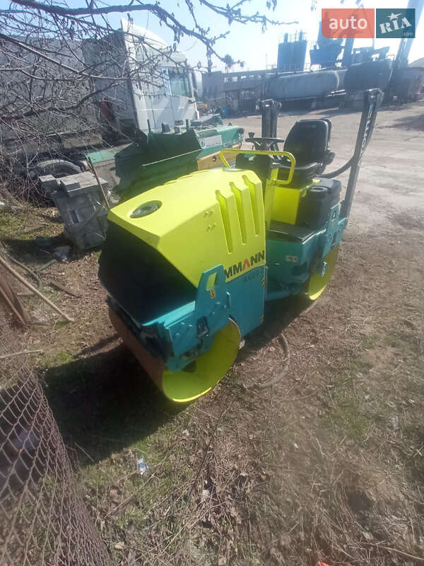 Дорожный каток Ammann AV 2010 в Николаеве
