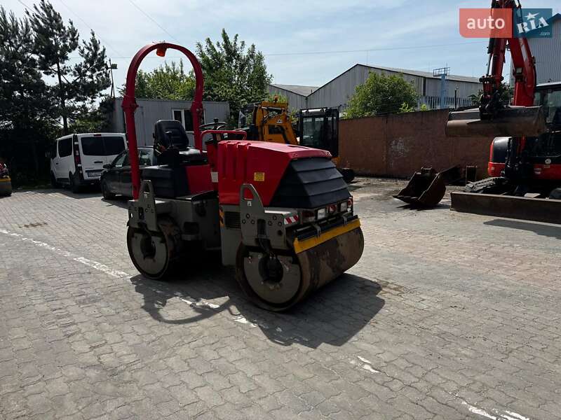 Дорожній каток Ammann AV 2011 в Львові