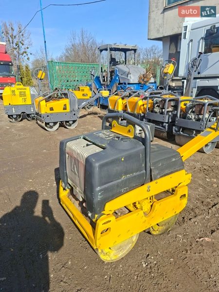 Дорожный каток Ammann AV 2015 в Львове
