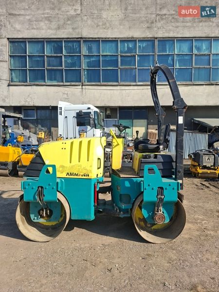 Дорожный каток Ammann AV 2010 в Львове