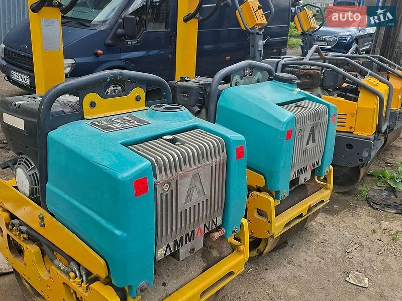 Дорожный каток Ammann AV 2015 в Львове