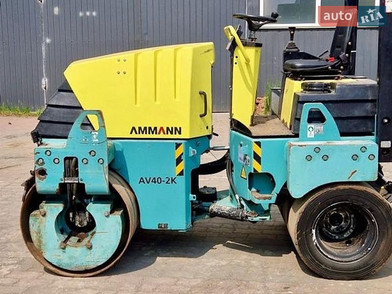 Дорожный каток Ammann AV 2010 в Львове