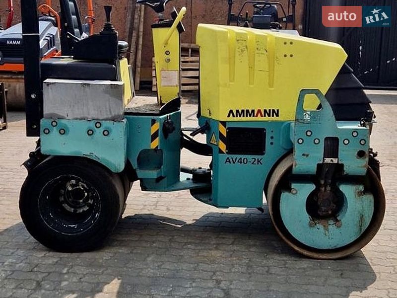 Дорожный каток Ammann AV 2010 в Львове