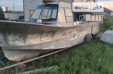 Човен Амур Амур 2019 в Запоріжжі