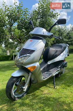 Максі-скутер Aprilia Leonardo 150 1998 в Тернополі